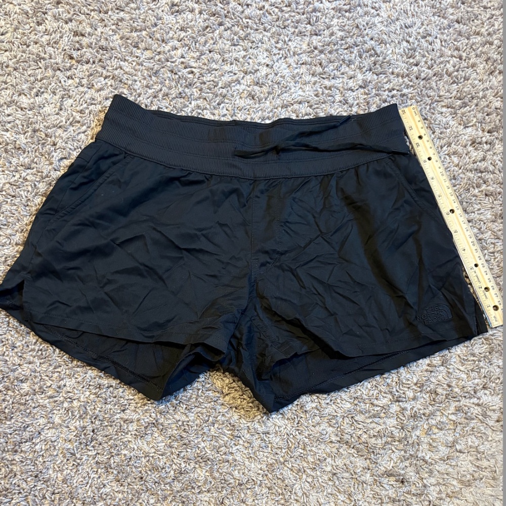 The North Face Women's Athletic Shorts Black Size Medium